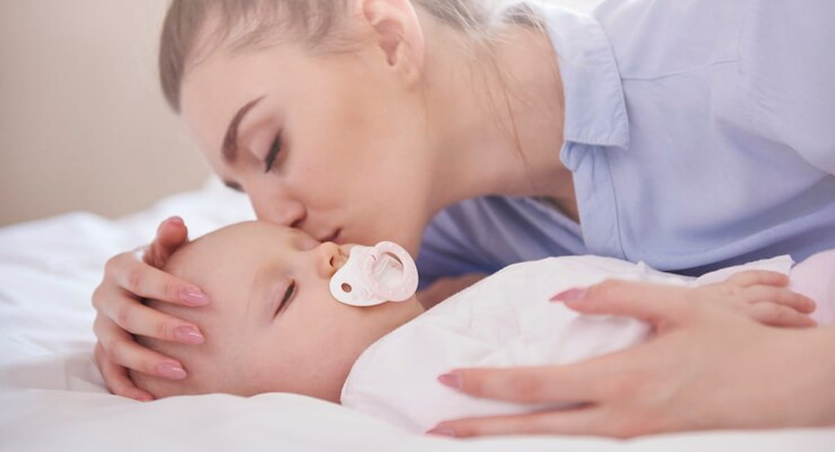 Expert Guide How To Wake A Newborn