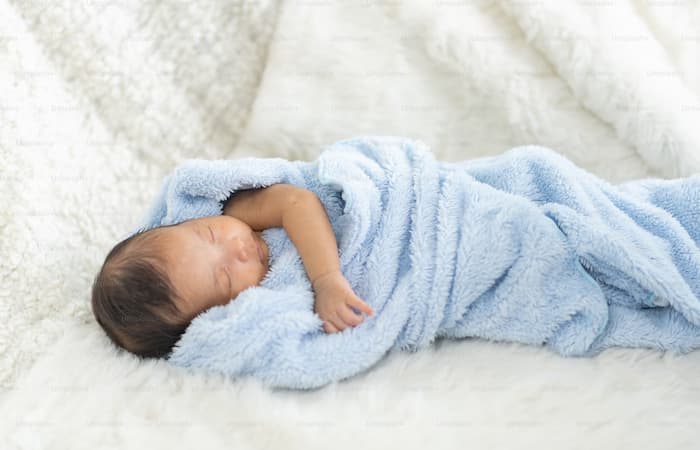 How to Dress Newborn for Sleep in Winter