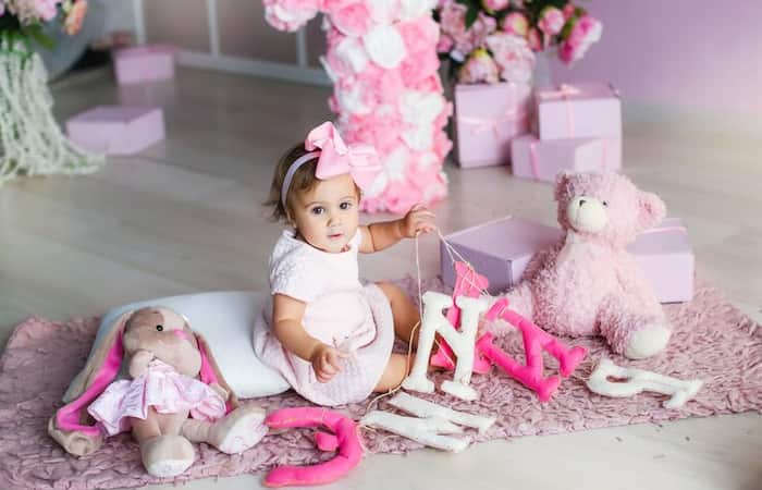 Choosing a Theme for Your Newborn Baby Girl Welcome Home Decoration